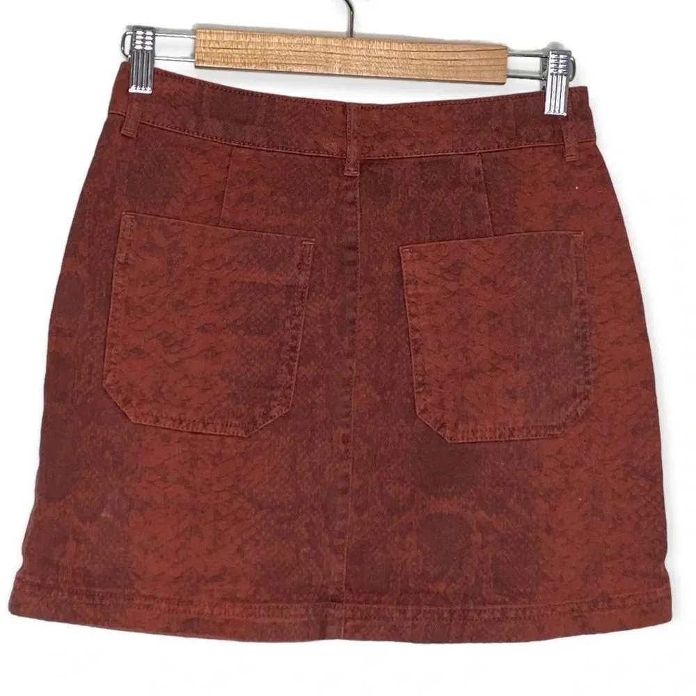 ✨NWT Urban Outfitters BDG Burnt Orange Snakeskin Mini Skirt Women's Size Small